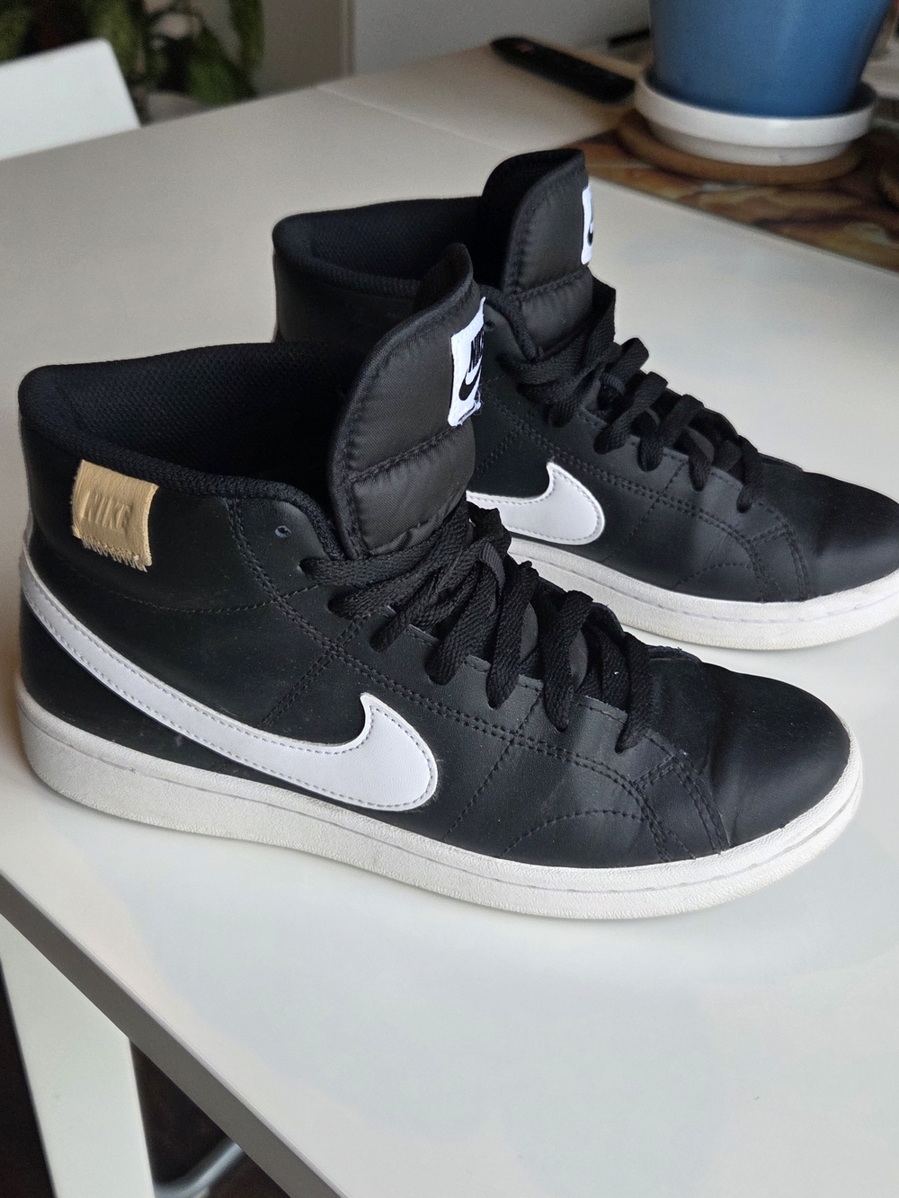 Nike Men’s Black/White High-Top Sneakers